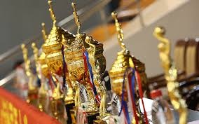 德州扑克新手为什么老被反杀（德州扑克新手为何屡屡被对手翻盘）